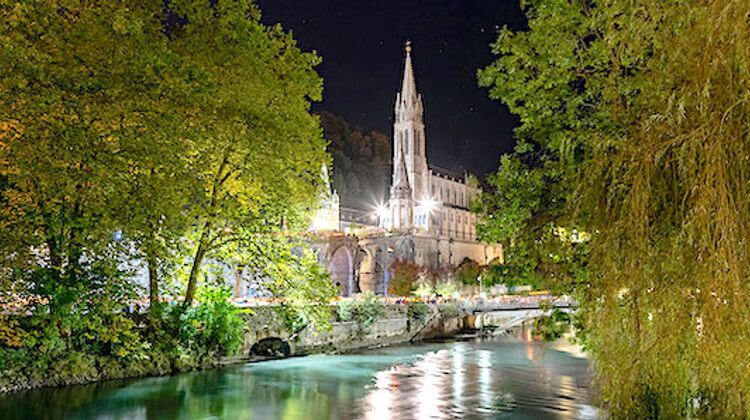 SENSIBLE – A Lourdes, les évêques face aux violences sexuelles